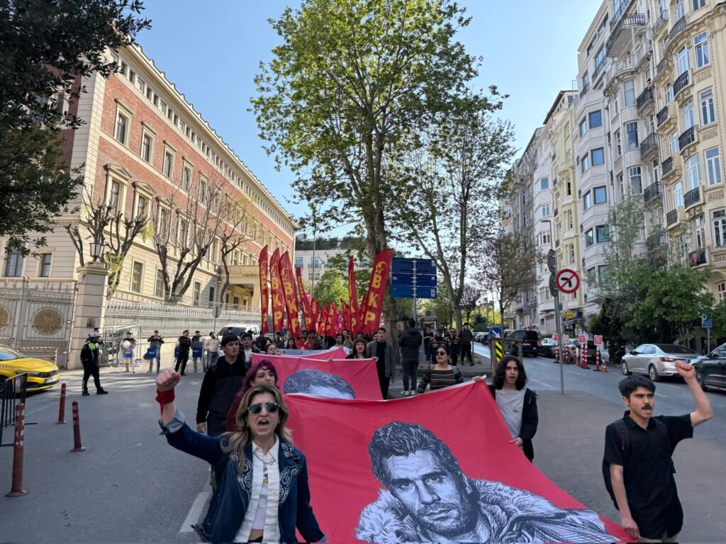 NATO DEFOL! EMPERYALİZME KARŞI DENİZ OLACAĞIZ, BU MEMLEKET BİZİM!