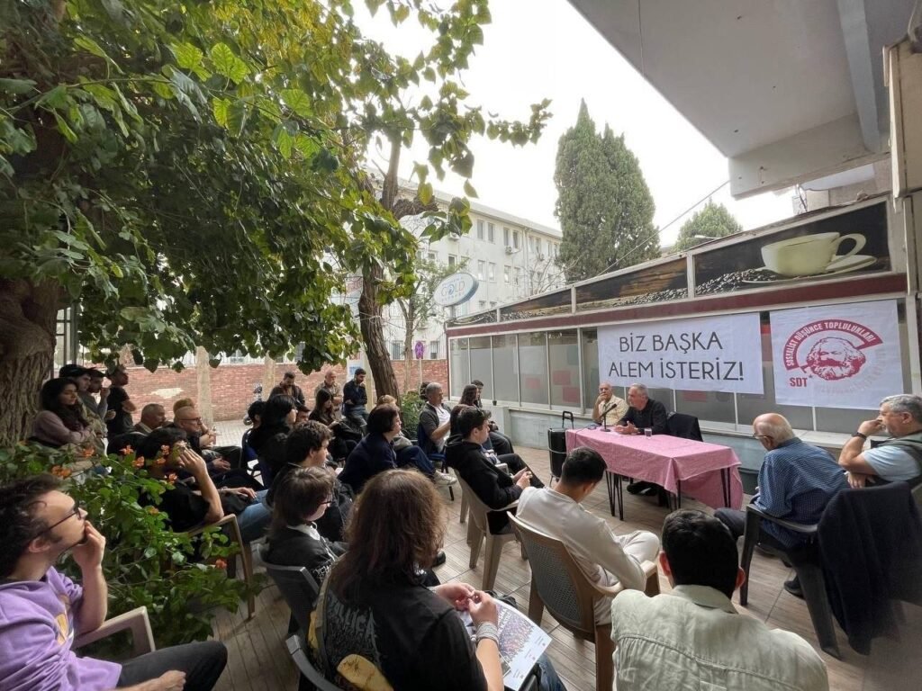 Üniversiteliler “Geleceksiz Kapitalizme Karşı Yeni Bir Dünya İçin!” başlığında buluştu.
