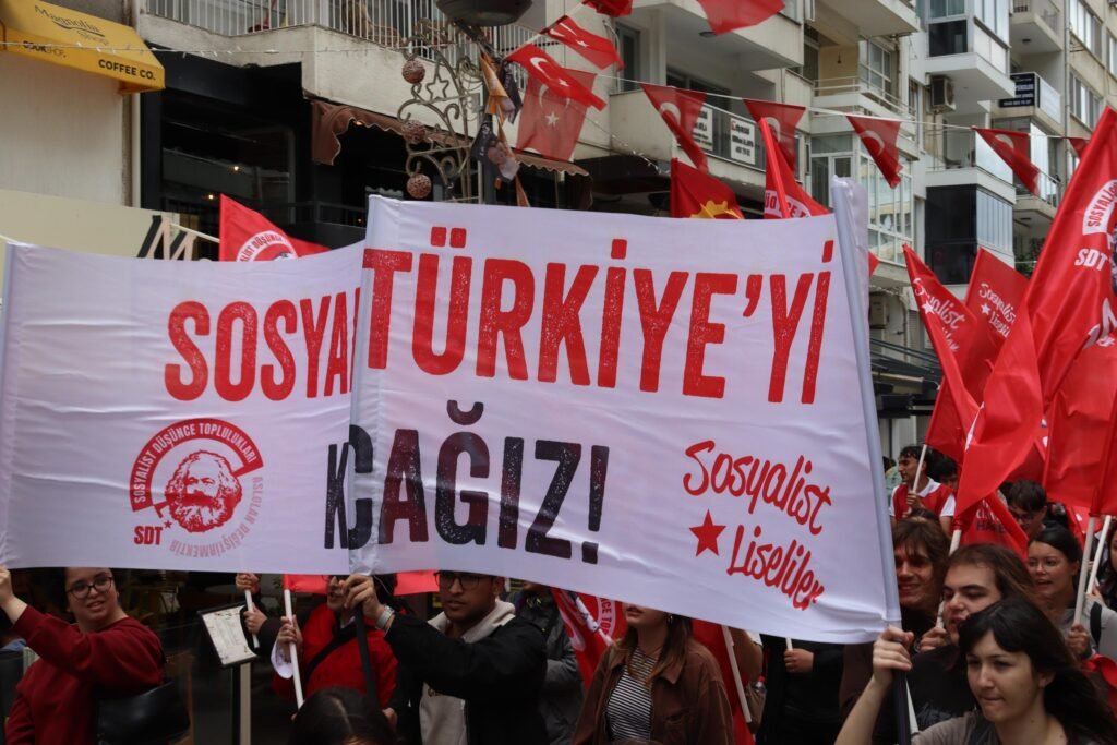 GÖRÜŞ | İstanbul Teknik Üniversitesi, Ege Üniversitesi ve ODTÜ’den arkadaşlarımızla memlekete, gençliğe, üniversitelere ve Sosyalist Düşünce Topluluklarına dair konuştuk.